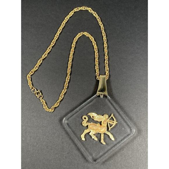 Vtg Sagittarius Zodiac Sign Gold Tone Chunky Pendant Necklace Signed Leonardo - Picture 8 of 9